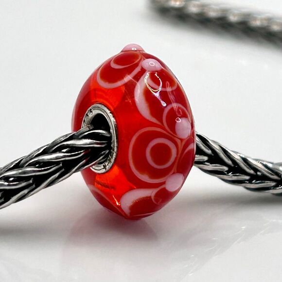 TROLLBEADS Red & White Flower Unique LAA 925S NEW! Textured - Picture 1 of 8